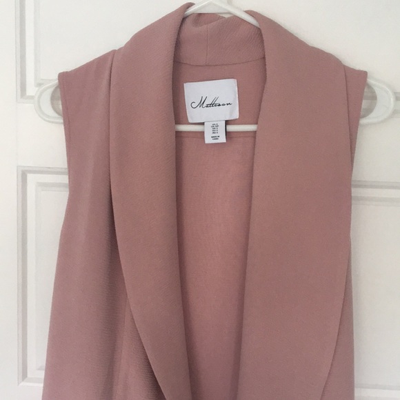 Pink vest - Picture 2 of 3